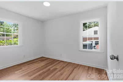 823 Farmcrest Drive, Charlotte, NC 28206 - Photo 17