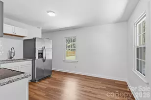 823 Farmcrest Dr, Charlotte, NC 28206 - Photo 11