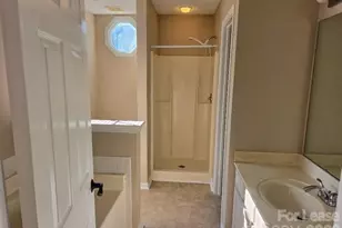 5325 Timbertop Ln, Charlotte, NC 28215 - Photo 15