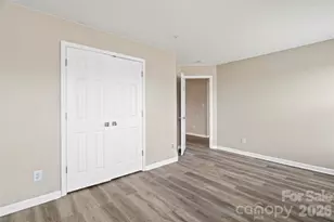 1134 Plaza Walk Dr, Charlotte, NC 28215 - Photo 19