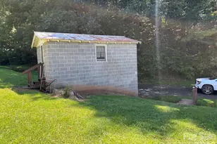 377 Sam Gouge Rd, Bakersville, NC 28705 - Photo 25