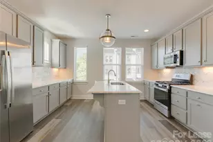 606 W End Dr, Charlotte, NC 28208 - Photo 17