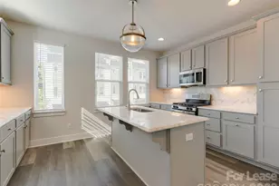606 W End Dr, Charlotte, NC 28208 - Photo 19