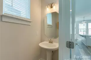 606 W End Dr, Charlotte, NC 28208 - Photo 25