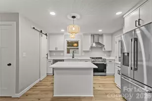 562 Barrington Pl NW, Concord, NC 28027 - Photo 3