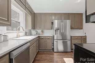 5701 Wilora Lake Rd, Charlotte, NC 28212 - Photo 7