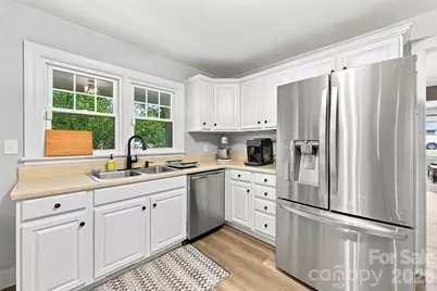 208 Barron Park, York, SC 29745 - Photo 11