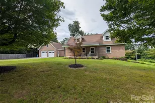 213 Rustling Pines Dr, Hendersonville, NC 28792 - Photo 23