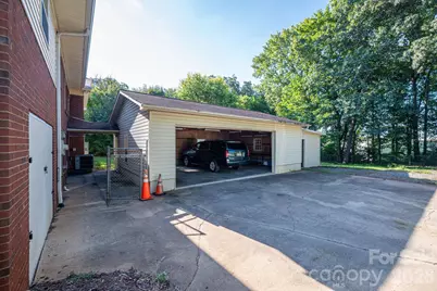 1306 11th Avenue SE, Hickory, NC 28602 - Photo 25
