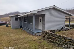 656 Water St, Bakersville, NC 28705 - Photo 9