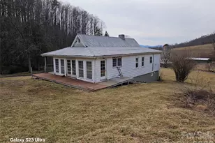 656 Water St, Bakersville, NC 28705 - Photo 31