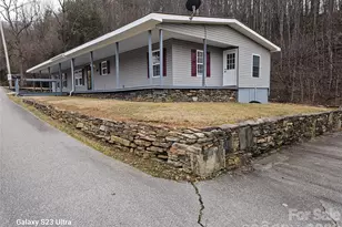 656 Water St, Bakersville, NC 28705 - Photo 5