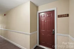 11286 Hyde Pointe Ct, Charlotte, NC 28262 - Photo 3
