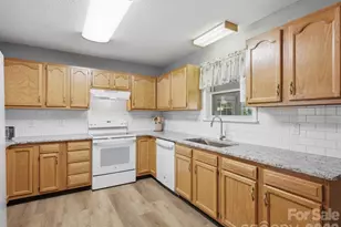 155 S Grandview Rd, Clover, SC 29710 - Photo 9