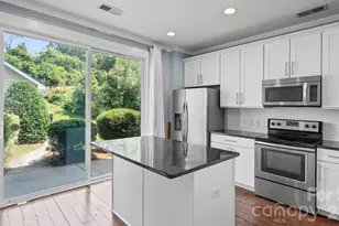 3134 Bending Birch Pl, Charlotte, NC 28206 - Photo 11