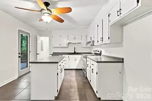 151 Ridgewood Acres Dr, Hendersonville, NC 28792 - Photo 5