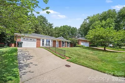 1912 Wexford Court, Gastonia, NC 28054 - Photo 5