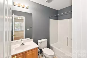 10728 Holly Ridge Blvd, Charlotte, NC 28216 - Photo 9