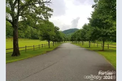 000 Roca Vista Drive #533, Lenoir, NC 28645 - Photo 5