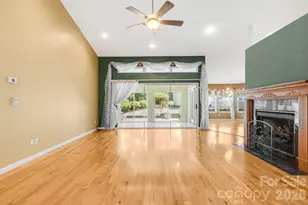 225 Arbor Ln, Hendersonville, NC 28791 - Photo 9
