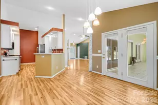 225 Arbor Ln, Hendersonville, NC 28791 - Photo 13