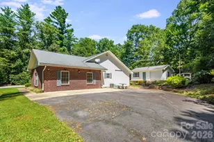 225 Arbor Ln, Hendersonville, NC 28791 - Photo 3