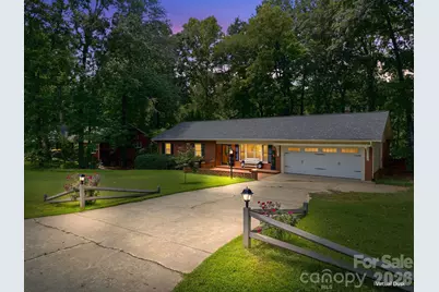 305 Heritage Circle, Statesville, NC 28625 - Photo 1