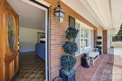 305 Heritage Circle, Statesville, NC 28625 - Photo 5