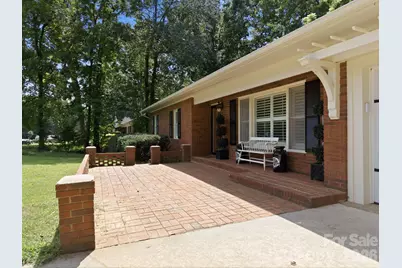 305 Heritage Circle, Statesville, NC 28625 - Photo 3