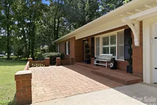 305 Heritage Cir, Statesville, NC 28625 - Photo 3