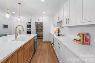 2201 Whilden Ct, Charlotte, NC 28211 - Photo 9