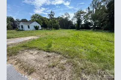 121 S Dennis Avenue, Bishopville, SC 29010 - Photo 9