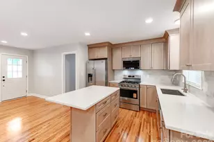 3326 Bonneville Dr, Charlotte, NC 28205 - Photo 11