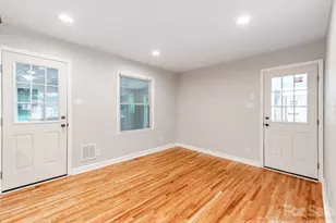 3326 Bonneville Dr, Charlotte, NC 28205 - Photo 7