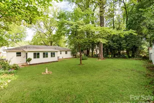 3326 Bonneville Dr, Charlotte, NC 28205 - Photo 3