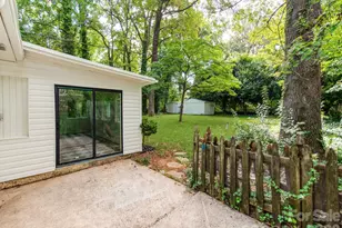 3326 Bonneville Dr, Charlotte, NC 28205 - Photo 27