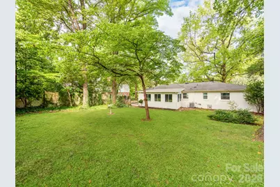 3326 Bonneville Drive, Charlotte, NC 28205 - Photo 29