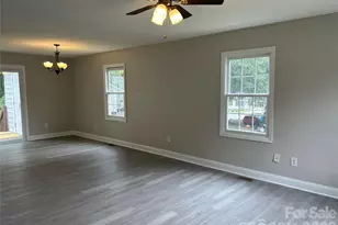 927 Floyd Ln, Gastonia, NC 28052 - Photo 3