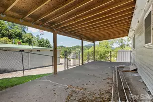 24 Vine St, Canton, NC 28716 - Photo 13