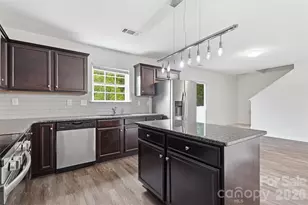 4219 John Dale Ln, Charlotte, NC 28269 - Photo 13