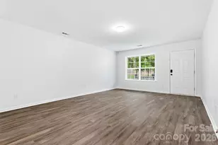 4219 John Dale Ln, Charlotte, NC 28269 - Photo 5