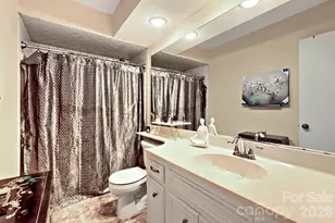 1634 Hollow Dr, Charlotte, NC 28212 - Photo 11