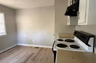 4731 Hidden Valley Rd, Charlotte, NC 28213 - Photo 5