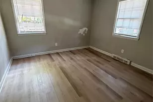 4731 Hidden Valley Rd, Charlotte, NC 28213 - Photo 9