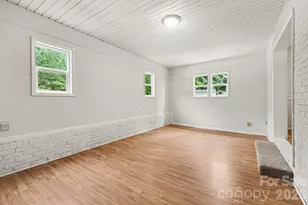 6338 Fairlane St, Hickory, NC 28602 - Photo 9