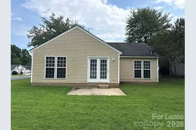7037 Breeders Cup Circle, Charlotte, NC 28215 - Photo 15