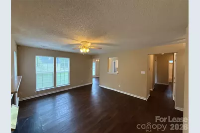 7037 Breeders Cup Circle, Charlotte, NC 28215 - Photo 3