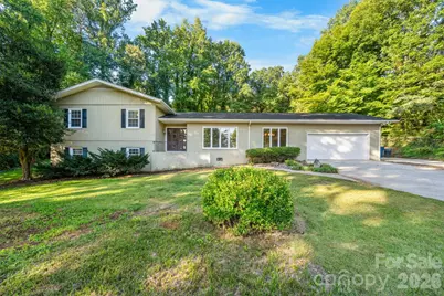 2015 12th Street Drive NW, Hickory, NC 28601 - Photo 1