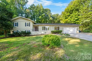 2015 12th St Dr NW, Hickory, NC 28601 - Photo 1