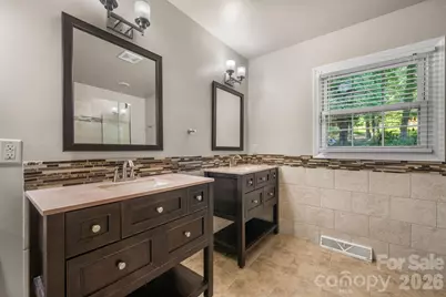 2015 12th Street Drive NW, Hickory, NC 28601 - Photo 29